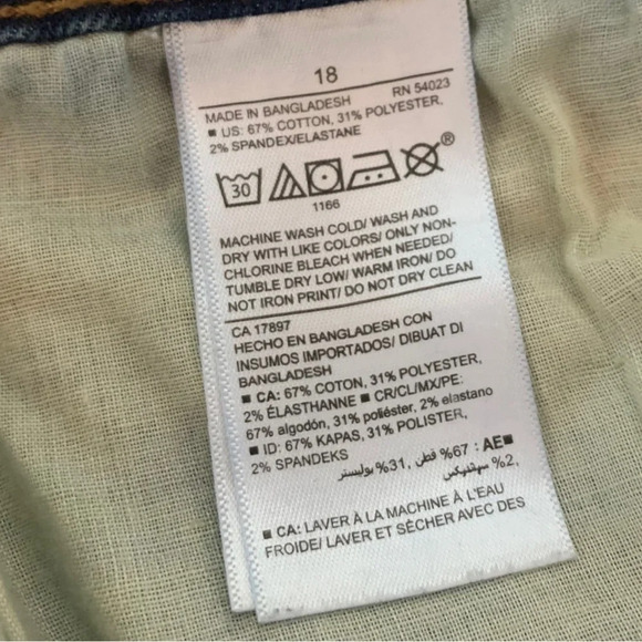 Old Navy Women’s High Rise Flare Jeans Dark Wash Size 18  Casual Comfort Denim - Picture 5 of 8